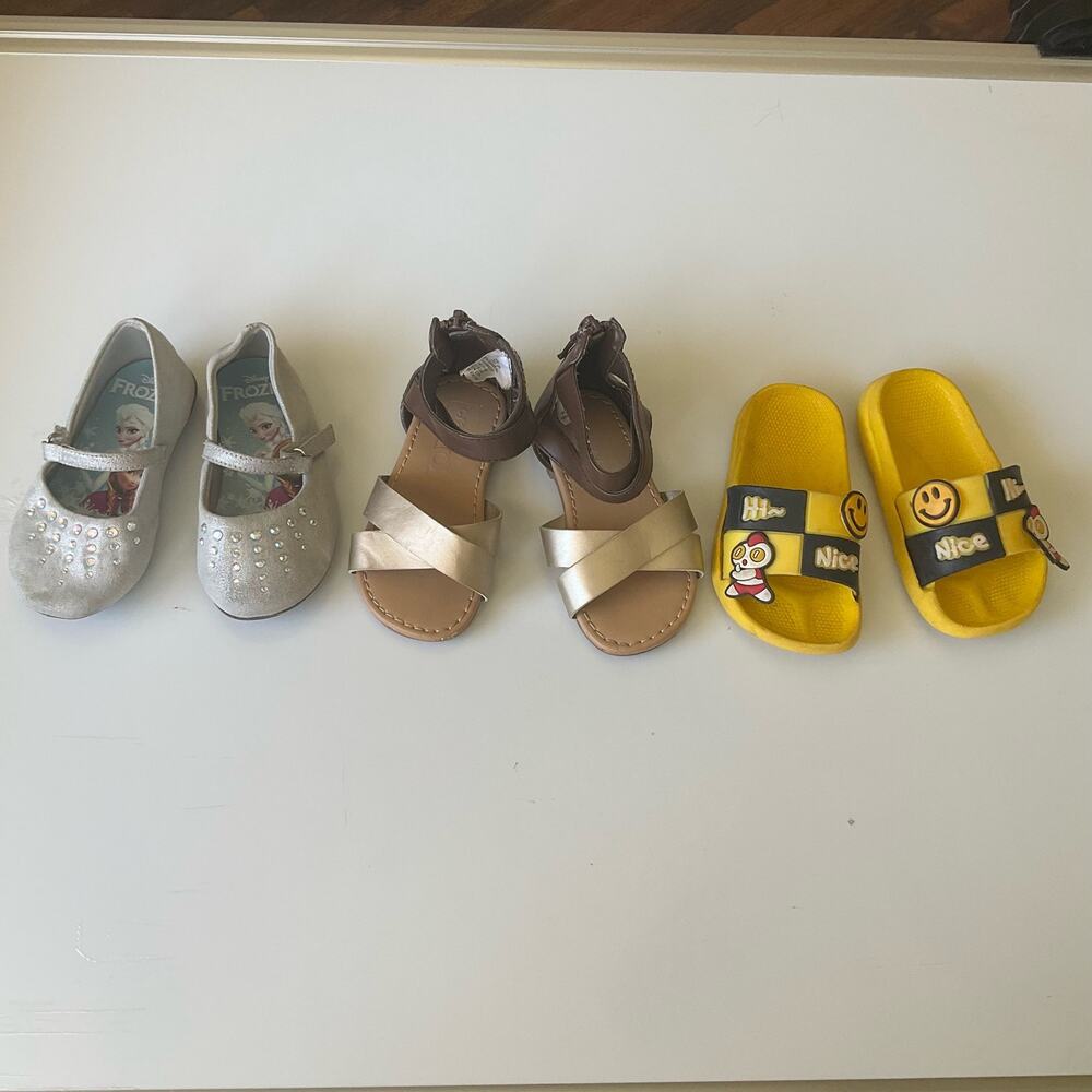 Disney Frozen Toddlers Girl’s 3 Pairs of Shoes and Sandals size 5.5, Blue Silver